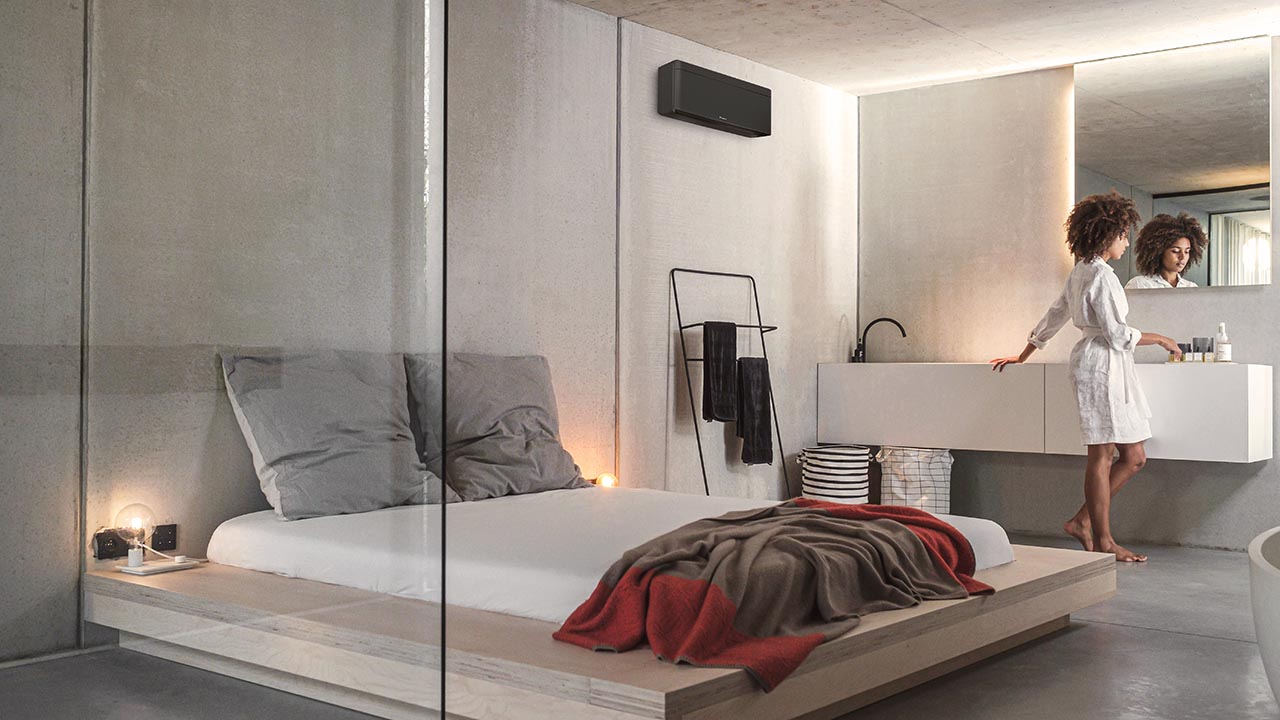 Daikin Stylish FTXA20CB matinės juodos spalvos dizainas