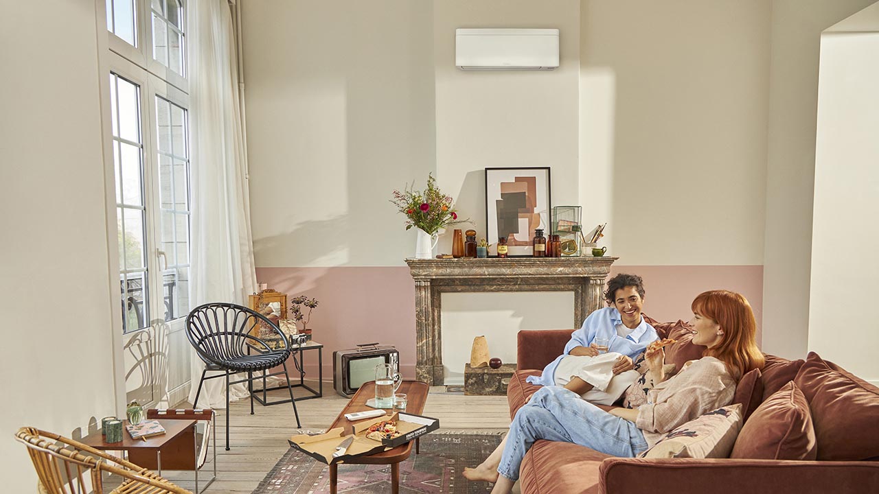 Daikin Stylish FTXA50CW modernaus kambario interjere